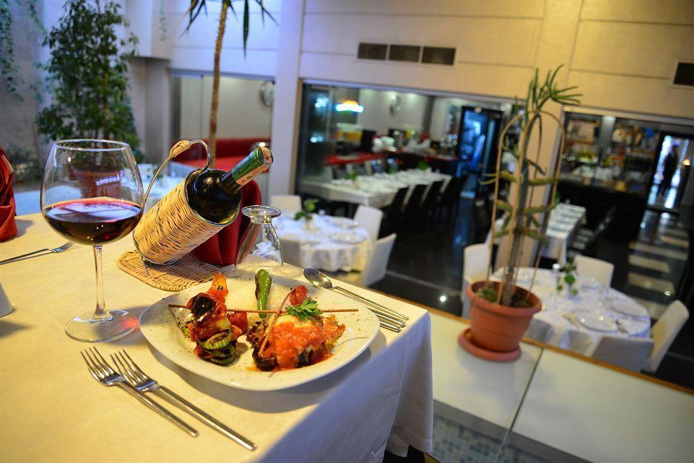 May Park Hotel Izmir Exterior photo