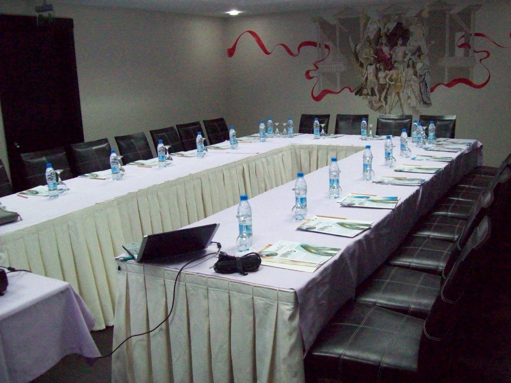 May Park Hotel Izmir Exterior photo